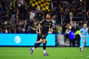 开云官方-法媒：里尔正在转会市场寻找前锋，考虑签下38岁的吉鲁