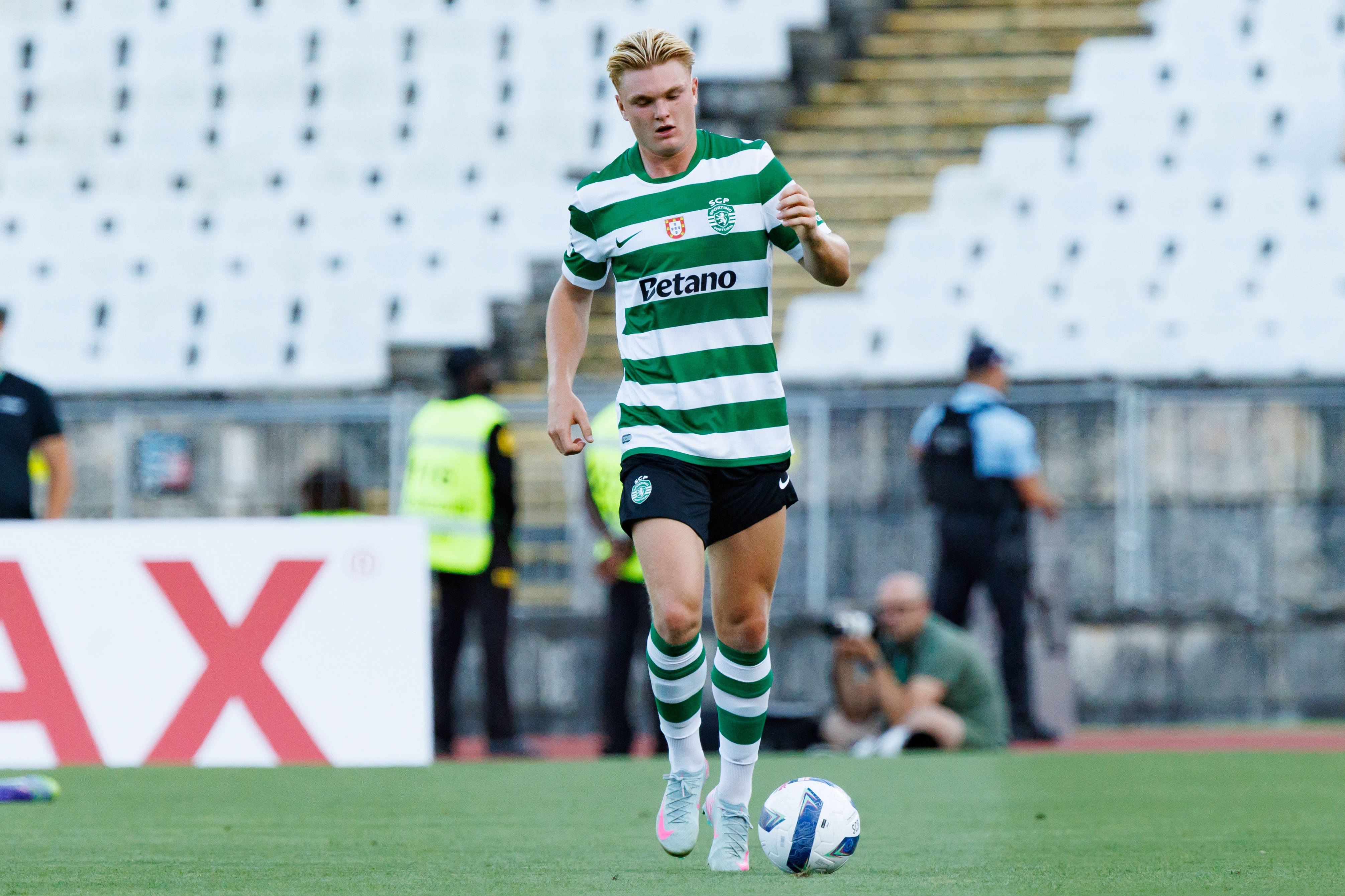 kaiyun sports-天空：切尔西正在与葡体洽谈，尝试签下丹麦前锋哈德尔